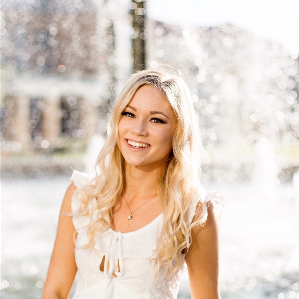 Meet your Posher, Nicole